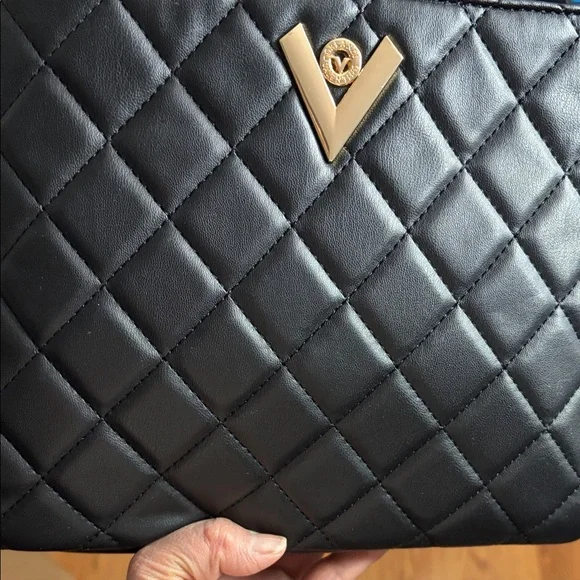 Elegant Black Quilted Women's Bag - Picture 2 of 10